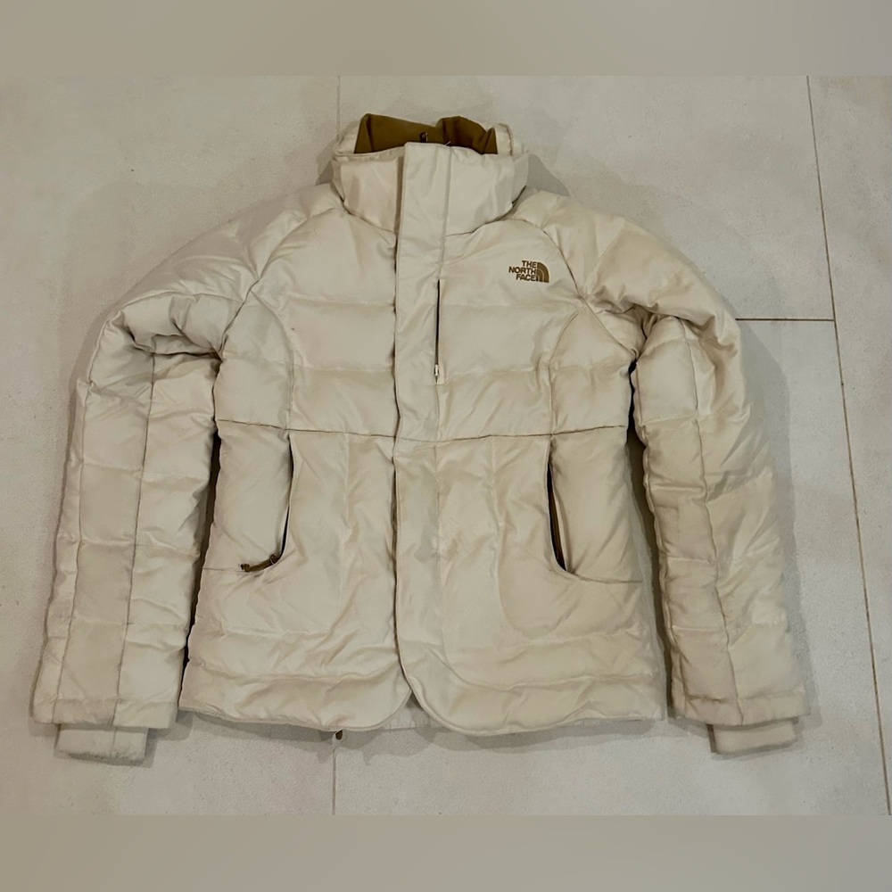 The North Face 550 Puffer Jacket - Cream, Floral Lined, Size Small